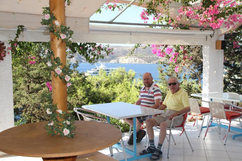 Kavos Bay Seafront Hotel Agia Marina  外观 照片
