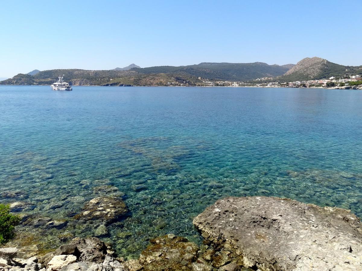 Kavos Bay Seafront Hotel Agia Marina  外观 照片