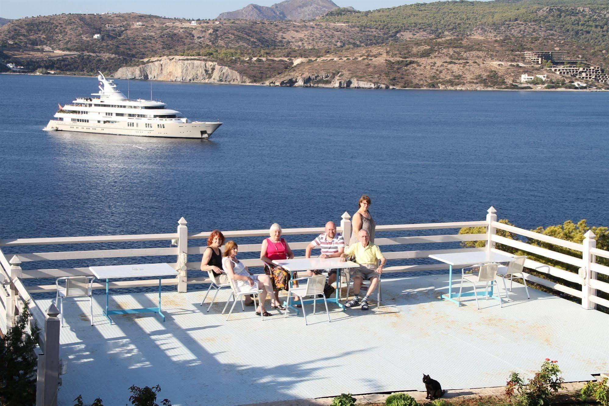 Kavos Bay Seafront Hotel Agia Marina  外观 照片