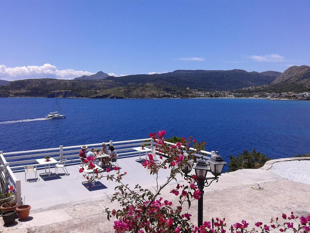 Kavos Bay Seafront Hotel Agia Marina  外观 照片