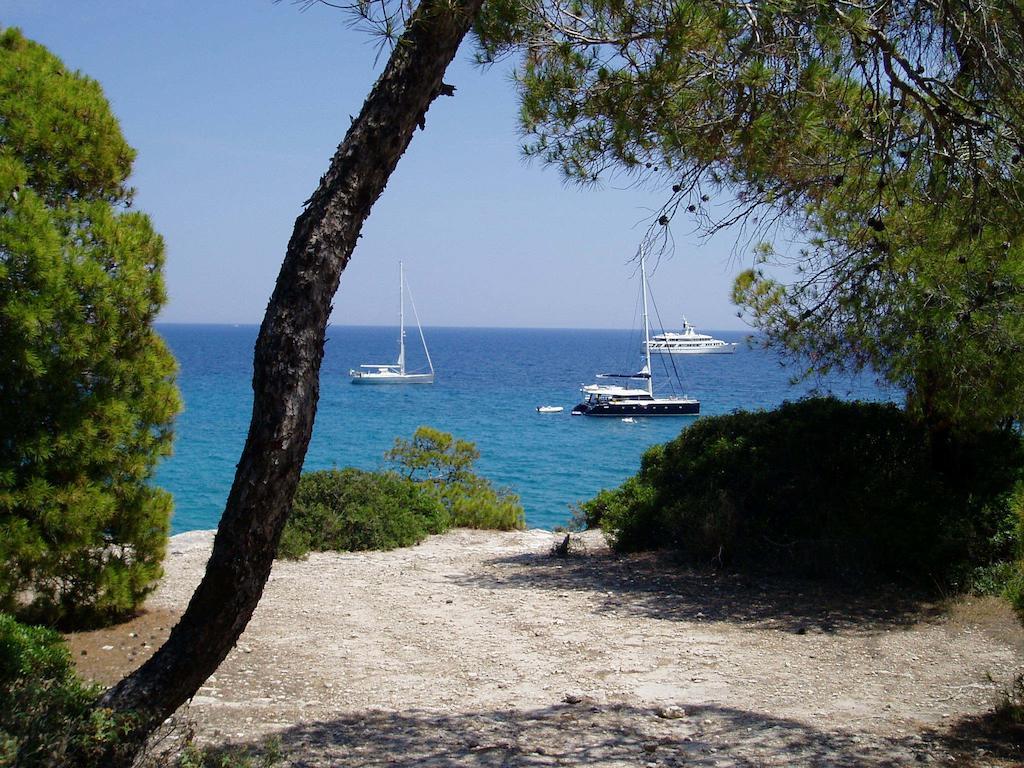Kavos Bay Seafront Hotel Agia Marina  外观 照片