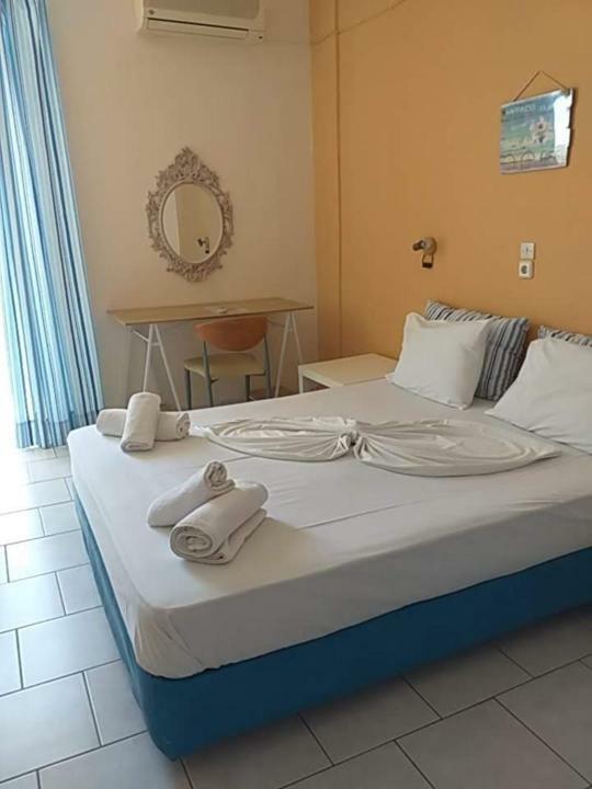 Kavos Bay Seafront Hotel Agia Marina  外观 照片