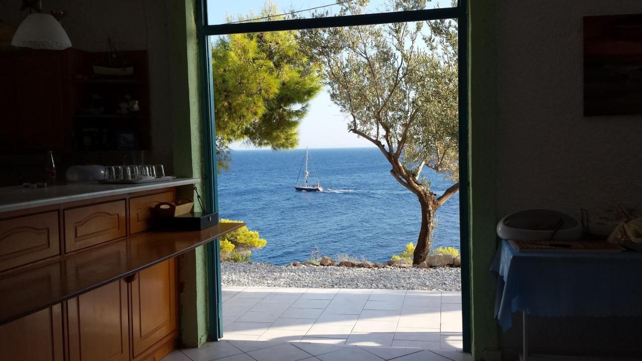 Kavos Bay Seafront Hotel Agia Marina  外观 照片